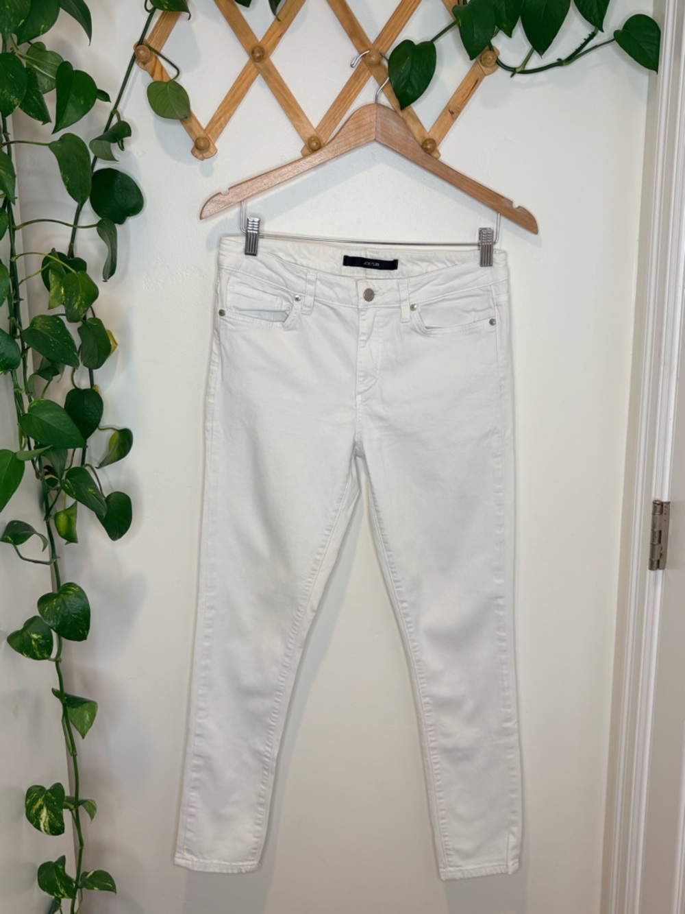 Joe's Jean White Chelsea Skinny Ankle Jeans